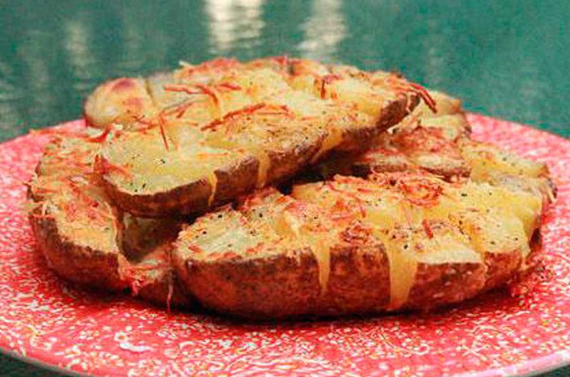 Картофель с сыром и чесноком в духовке